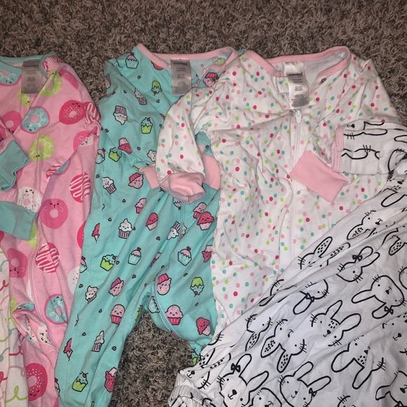 Bundle of 7 Gerber & Onesies brand footed sleepers and night gowns. - Picture 2 of 4